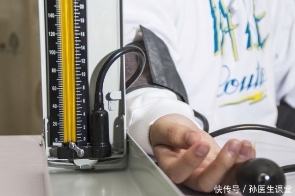 宏发证券 提醒：高血压不想脑出血，最好别碰4种食物，再馋也要忍住
